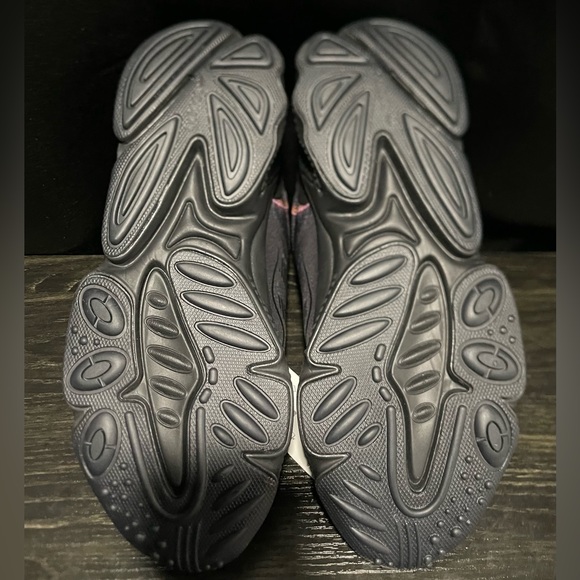 Adidas Men’s NASA x Ozweego 'Galaxy - Black' size 9 brand new - Picture 6 of 7